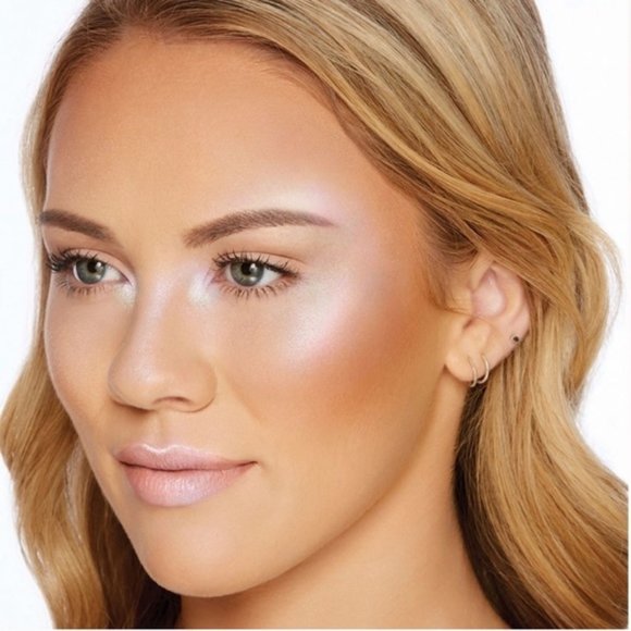 Too Faced Diamond Light Highlighter Multi-Use Diamond Fire NWT - Picture 4 of 4